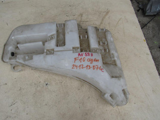бачок омывателя BMW 5 серия F07/F10/F11 2011, 8050439
