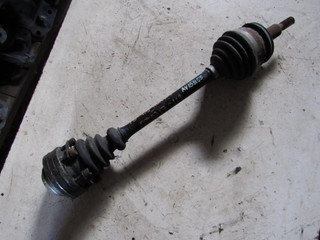 полуось передняя левая (приводной вал, ШРУС) Volkswagen Multivan T5 2003, 7H0407271T