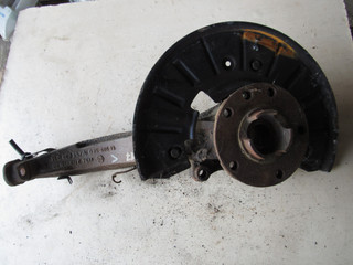 ступица передняя левая Audi Q7 4L 2005, 7L0407257A