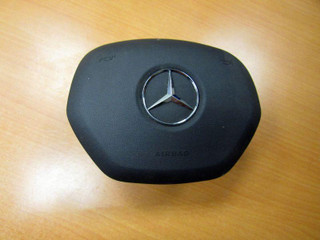 подушка безопасности водителя Mercedes-Benz GL-Класс X166 2012, 1668600002