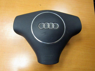 подушка безопасности водителя Audi A4 B6 2002, 8E0880201K
