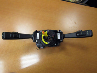переключатель подрулевой (стрекоза) Volvo V40 2 поколение 2012, 31327904