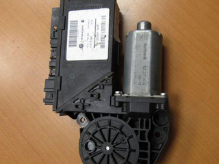 моторчик стеклоподъемника передний правый Volkswagen Touareg 1 поколение 2006, 3D1959792E