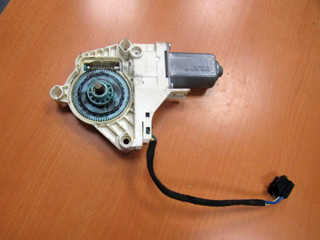 моторчик стеклоподъемника передний левый Audi A4 B8/8K 2010, 8K0959801A