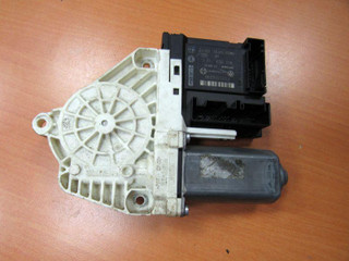 моторчик стеклоподъемника передний правый Volkswagen Passat B6 2008, 1K0959792L