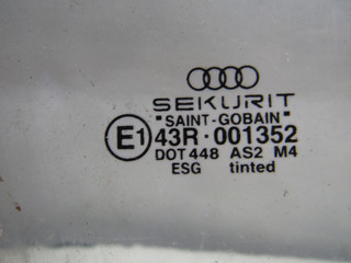 стекло двери передней правой Audi A4 B6 2003