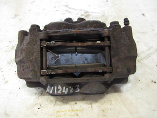 суппорт передний правый Toyota Land Cruiser Prado 4 поколение J150 2012
