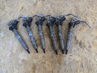 форсунка Mercedes-Benz S-Класс W222/C217/A217 2015, 3.0 л., OM 642.867, дизель, 6420701187