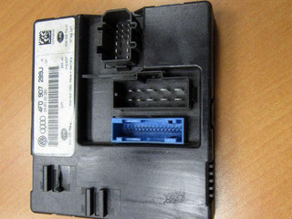 блок комфорта Audi A6 4F/C6 2006, 4F0907289J