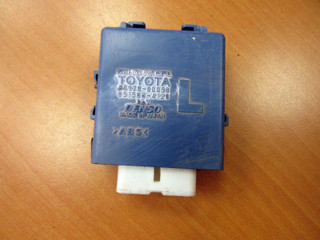 блок управления центральным замком Toyota Land Cruiser 10 поколение J100 1998, 85970-60050