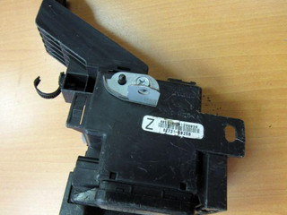 блок предохранителей Toyota Land Cruiser 11 поколение J200 2009, 82731-60250