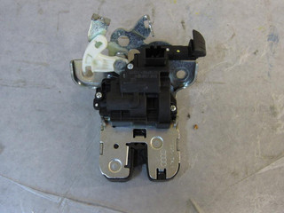 замок багажника Audi A8 D4/4H 2012, 4H0827505
