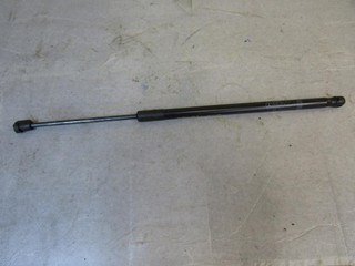 амортизатор капота Mercedes-Benz GL-Класс X166 2012, 1669802364
