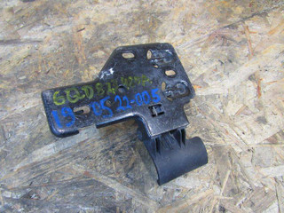захватный крюк капота Volkswagen Touareg 1 поколение 2006, 6Q0823480A