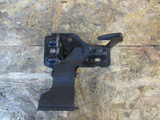захватный крюк капота Volkswagen Transporter T5 2005, 7H0823480A