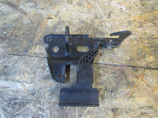 захватный крюк капота Audi A6 4F/C6 2006, 4F0823480
