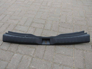 накладка внутренняя на заднюю панель кузова Toyota RAV4 5 поколение (XA50) 2021, 2.5 л., гибрид, 58387-42090