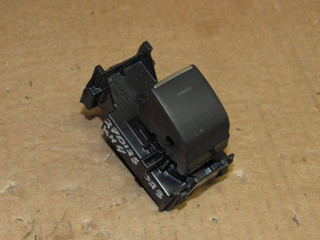 кнопка стеклоподъемника двери задней правой Toyota Camry 9 поколение XV70 2022
