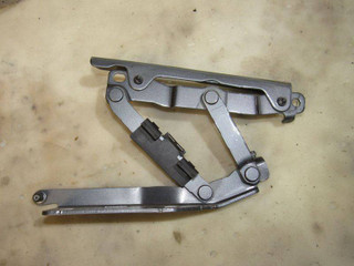 петля капота левая Mercedes-Benz GLE V167 2021, 2.0 л., дизель, A1678803500