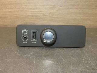 разъем AUX / USB Land Rover Range Rover 4 поколение 2016, CPLA-19C166-CB
