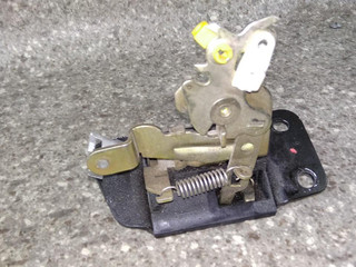 замок багажника Mitsubishi Space Star 1 поколение 2001