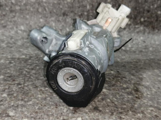 замок зажигания Toyota RAV4 2 поколение (XA20) 2003