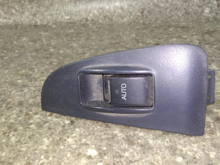 кнопка стеклоподъемника двери Toyota Avensis 2 поколение (T250) 2006