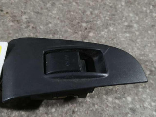 кнопка стеклоподъемника двери Toyota Avensis 2 поколение (T250) 2006