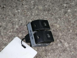 кнопка стеклоподъемника двери Volkswagen Polo 4 поколение 2005