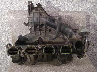 коллектор впускной Mazda 5 CR (2005 - 2008), 1.8 л., i