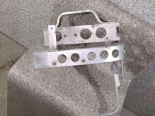 крепление ( кронштейн ) крыла Audi A8 D2/4D (1994 - 1999), 4D0821138AF
