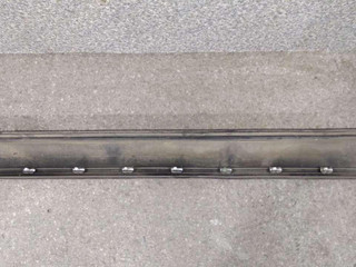 молдинг двери передней левой Volkswagen Touareg 1 поколение (2002 - 2007)