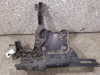 передняя панель крепления облицовки (телевизор) Renault Scenic 2 поколение 2006