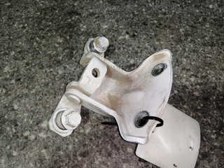 петля двери Hyundai Atos 1 поколение 2001