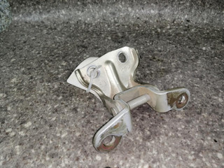 петля двери Hyundai Terracan 1 поколение 2004