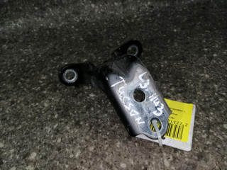 петля двери Hyundai Tucson 1 поколение 2007