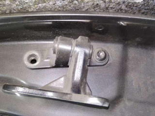 петля двери Mitsubishi Colt 6 поколение (Z20/Z30) 2007