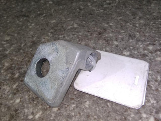 петля двери Opel Corsa D (2006 - 2010)