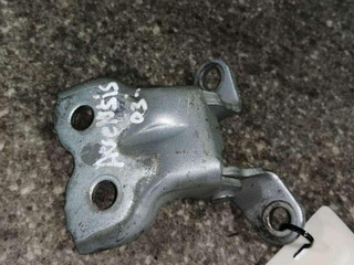 петля двери Toyota Avensis 2 поколение (T250) 2006