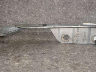 петля капота правая Mitsubishi Colt 6 поколение (Z20/Z30) 2007