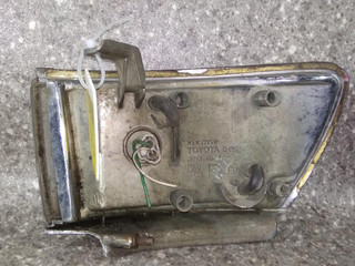 габаритный фонарь правый Toyota Corolla 6 поколение (E90) 1990
