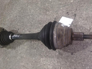 полуось передняя левая (приводной вал, ШРУС) Volkswagen Passat B6 (2005 - 2010), 1KO407271BJ