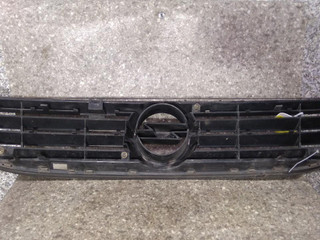решетка радиатора Opel Zafira 1 поколение (A) (1999 - 2003), 90580685