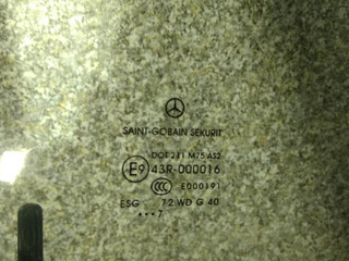 стекло двери передней правой Mercedes-Benz Vito W639 2007
