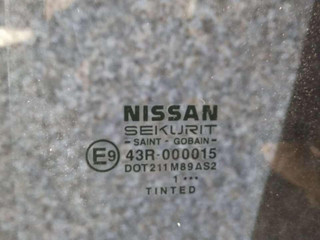 стекло двери задней правой Nissan Almera Tino V10 (2000 - 2003)