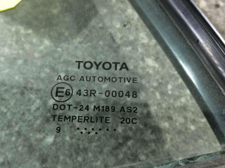 стекло двери задней левой Toyota Auris 1 поколение 2009