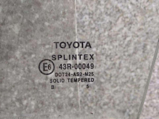 стекло двери передней левой Toyota Carina T190 1995