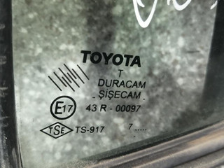 стекло двери задней левой Toyota Yaris XP9 2007