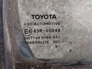 стекло двери задней правой Toyota Yaris XP9 2008
