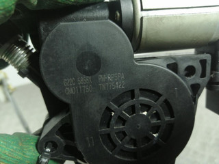 стеклоподъемник передний правый Mazda 3 BK 2005